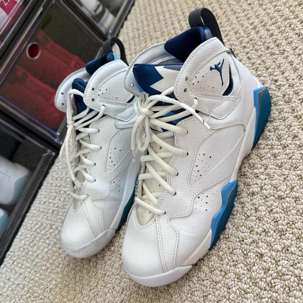 Retro 7 French blue Jordan’s size 7y